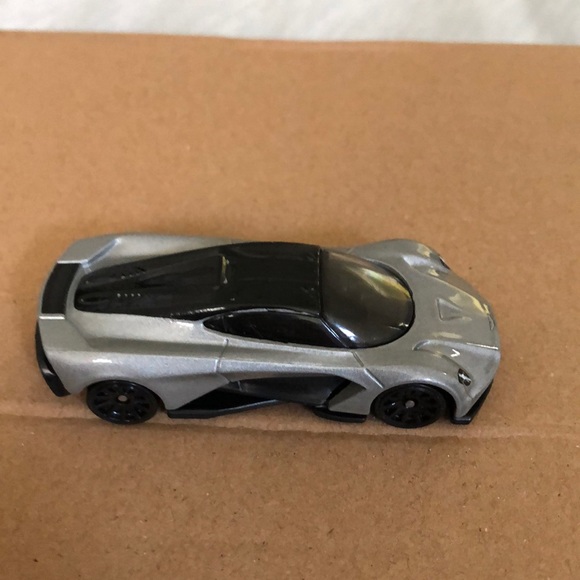 007 Aston Martin Valhalla Concept - Picture 1 of 7